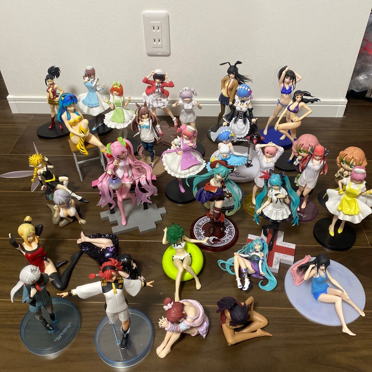 Yahoo!オークション - ③【100】ジャンク フィギュア アニメ まとめて